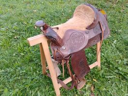 Westernsattel aus Leder mit Punzierung gebraucht