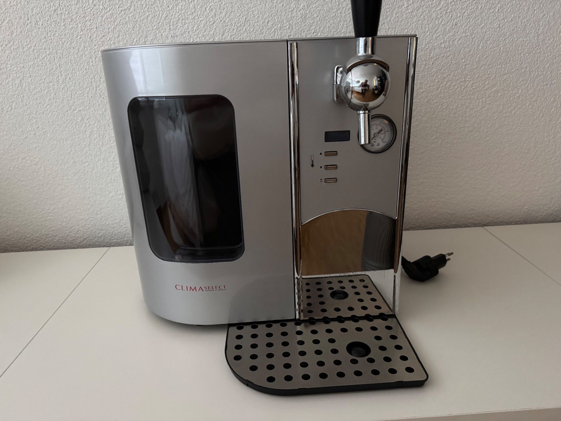 Tutte le macchine: Bierzapfanlage DB66 Cilmaselect – Usato da Zürich venduto da Zuerich9