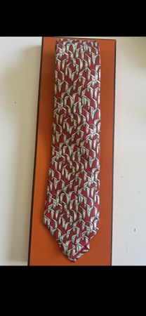 Cravate homme Hermès motif chaîne rouge/blanc bon état
