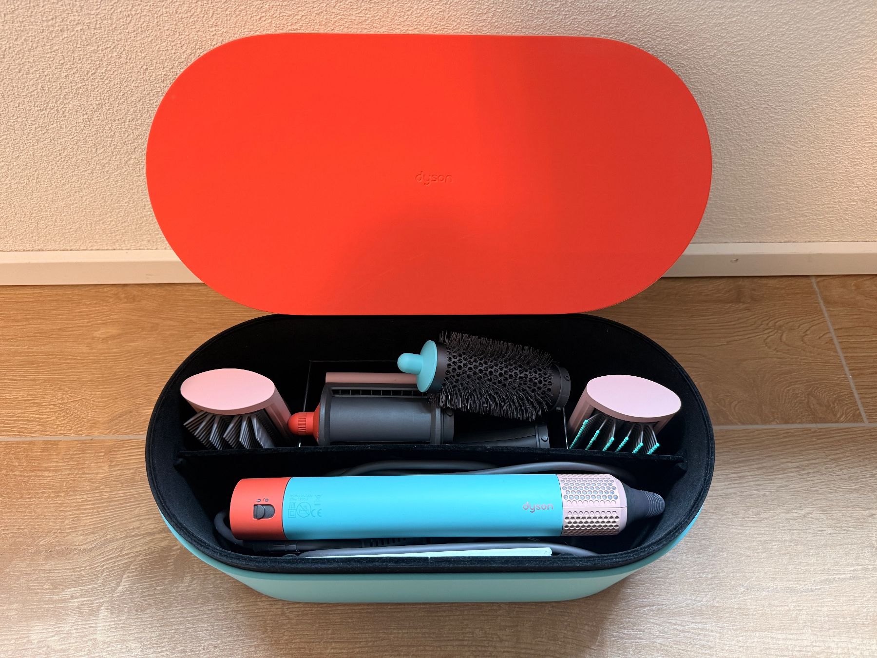 Dyson Asciugacapelli: Dyson Airwrap HS05 SET +++Spezial Edition+++ TOP! – Usato da Brütten venduto da Trinity_ch