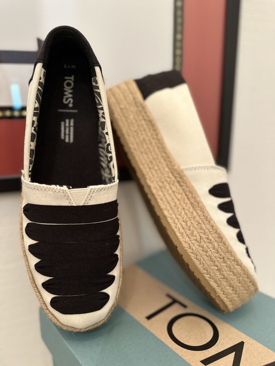 TOMS VALENCIA natural canvas espadrilles, new, size 38 1