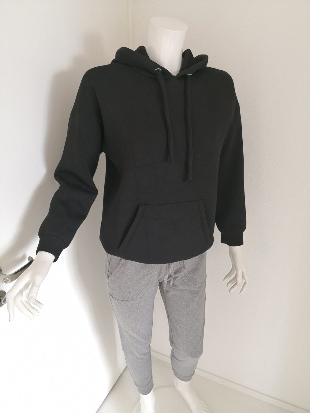 Mango Pantaloni: 🤩MANGO JOGGING-HOSE HELLGRAU NEUWERTIG & ARMANI P. – Nuovo (secondo la descrizione) da Olten venduto da Naja-Twins-Twins 7