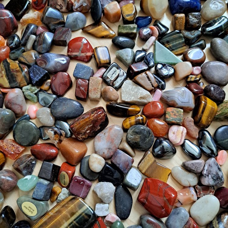 Grosse Sammlung von Mineralien, Edelsteinen + Trommelsteinen (Gebraucht ...