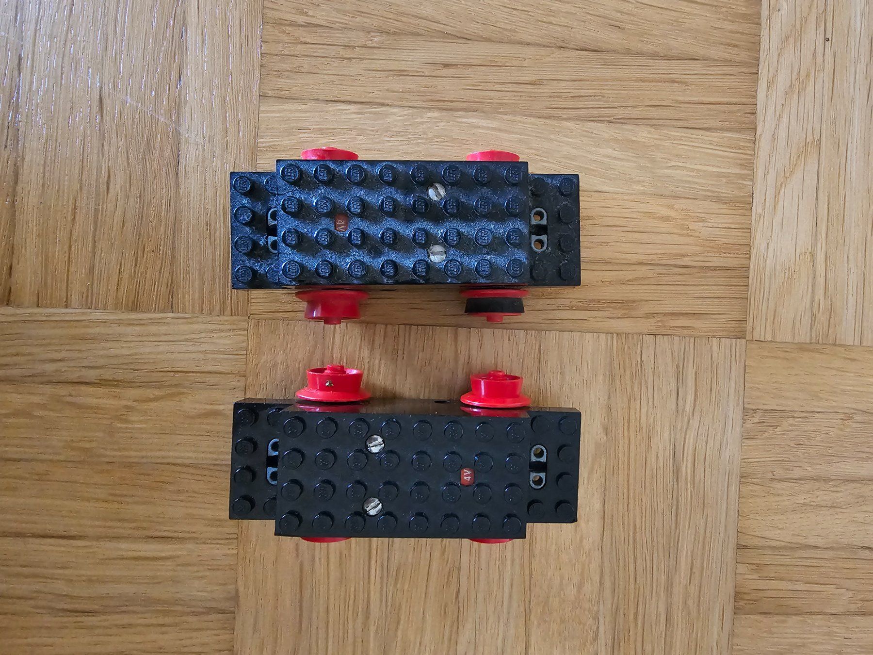 Lego Giocattoli: Lego 4V Motoren 2Stk. – Usato da Kaufdorf venduto da Sj1