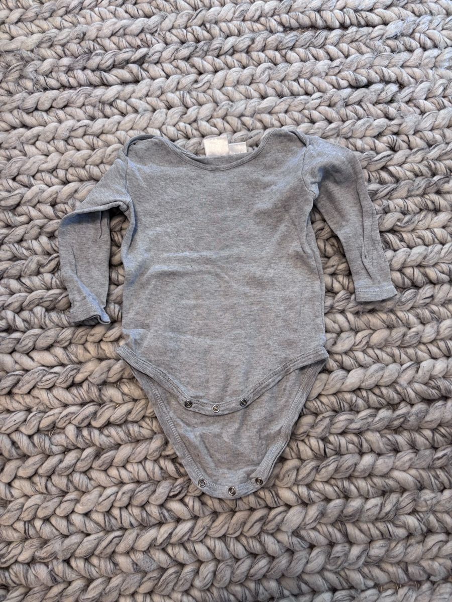 Lotti & Set di vestiti: 4x Body Grösse 86 – Usato da Kilchberg ZH venduto da cla_z8n7 1