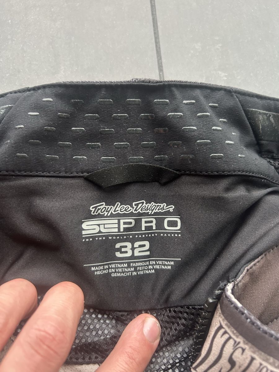 Troy Lee Pantaloni: TroyLee SE PRO Gr. 32 / Crosshose – Nuovo e nell'imballaggio originale da Schötz venduto da Swiss3Dwork 2