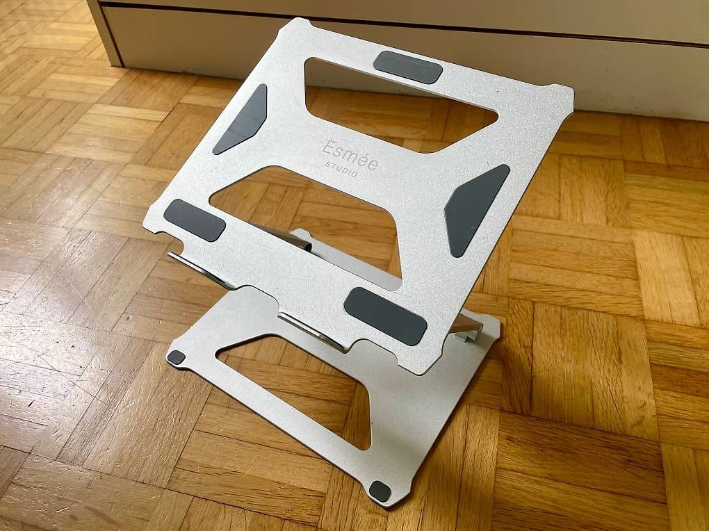 Racks & Cavalletti: Esmée Notebook Ständer Alu – Usato da Baden venduto da Broooke