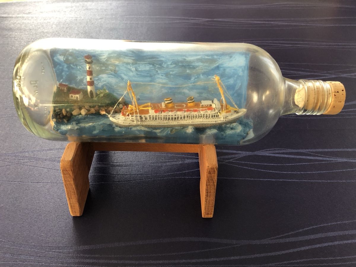 Modellbausätze & Standmodelle: Buddelschiff / Flaschenschiff Dampfer SS ROTTERDAM der HAL – Gebraucht aus Steffisburg von bwt56