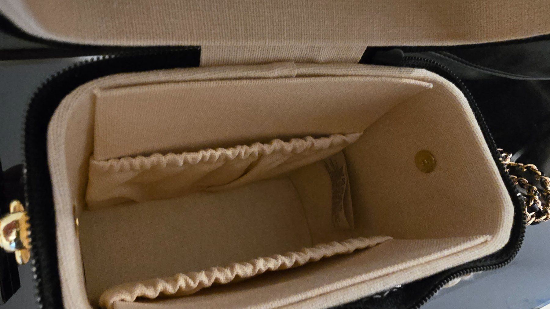 Chanel Custodie per cosmetici: Chanel Beauté Kosmetiktasche – Usato da wallisellen venduto da funkelsternchen5 2