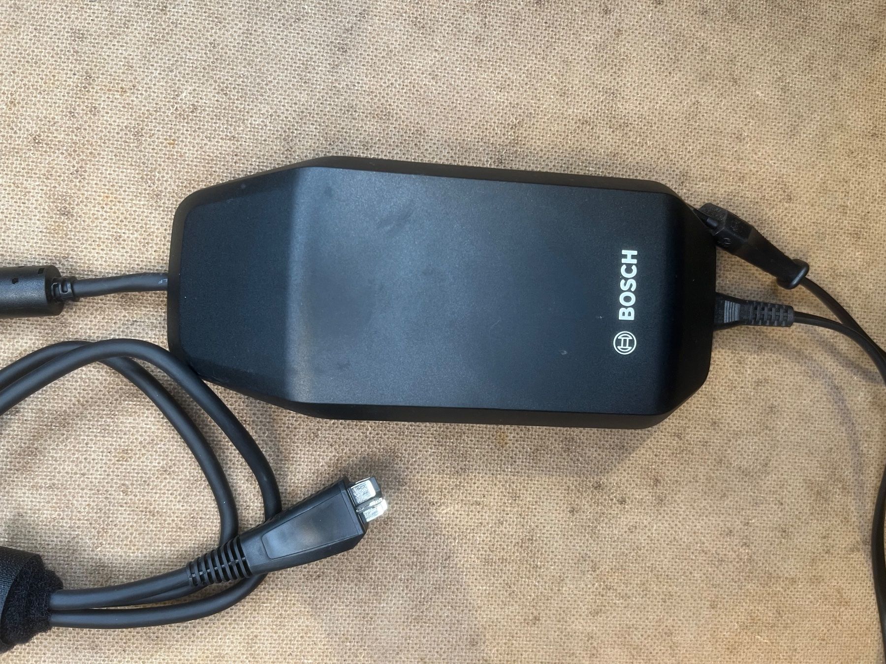 Bosch Ladegeräte: Original Bosch eBike Ladegerät BPC 3400 – Gebraucht aus Magden von Hornet2 4
