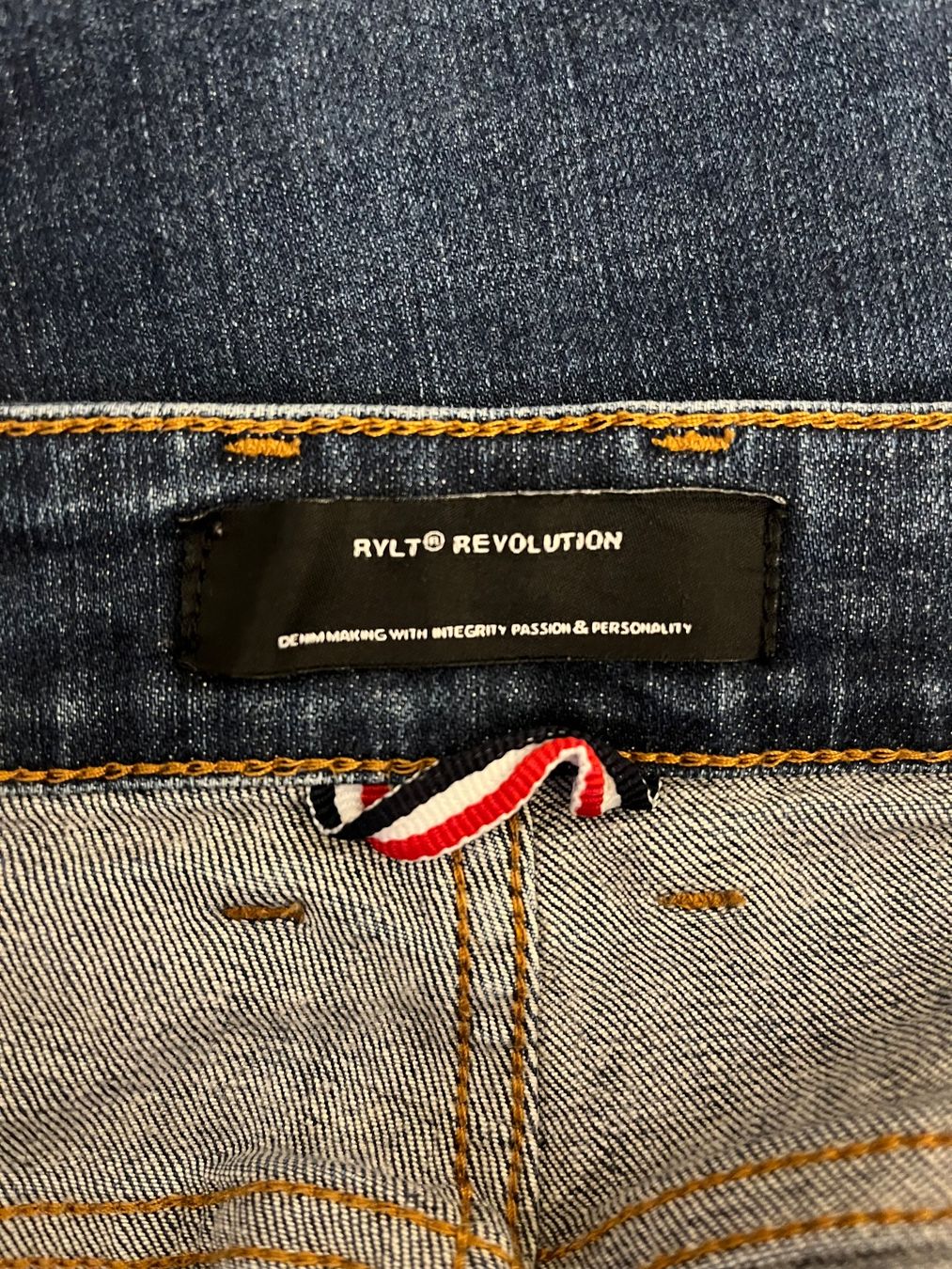 Jeans: Jeans von RVLT Revolution, Gr.  31/32 – Usato da Basel venduto da rah_r 3