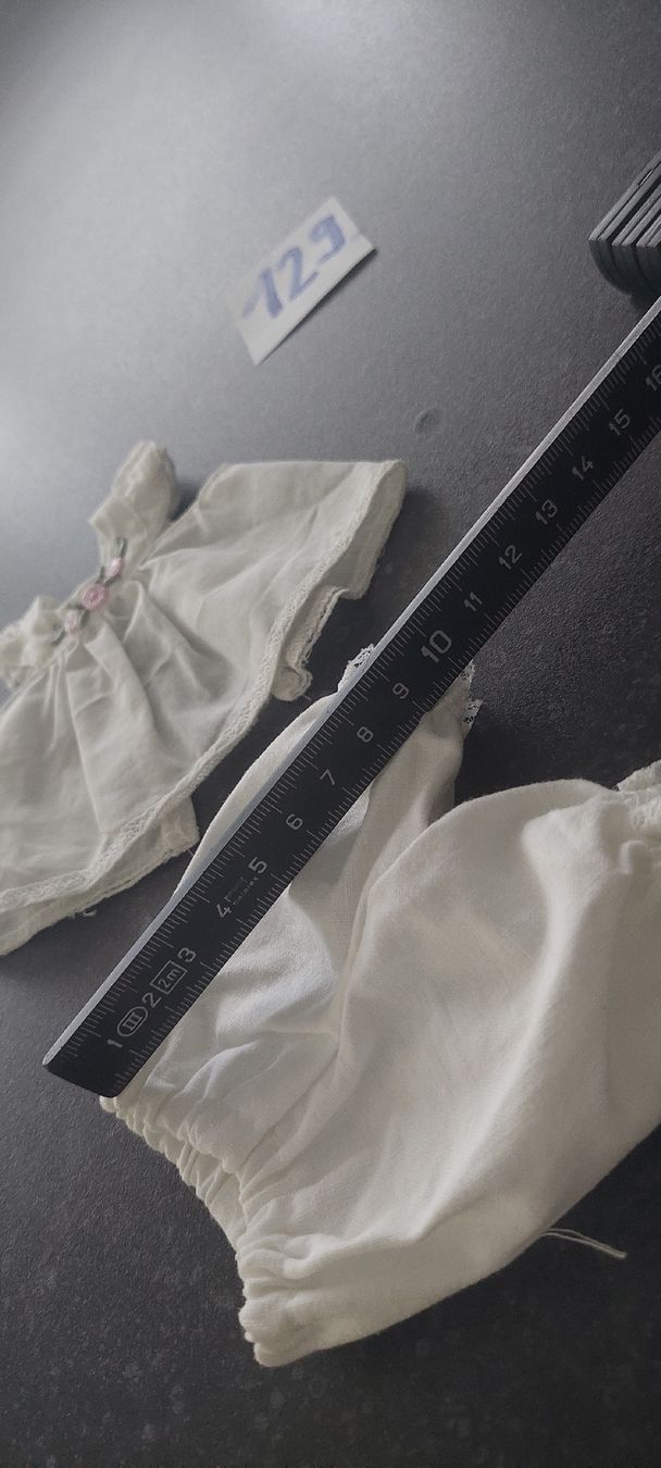 Giocattoli: Puppenkleidchen  – Usato da Muri AG venduto da nindo1 5