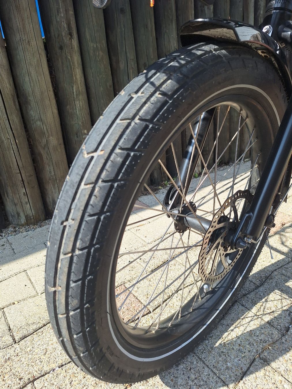 Biciclette: RadWagon 4 E-Lastenvelo inkl. Caboose + Kryptonite U-lock – Usato da Gähwil venduto da keb_qb65 2