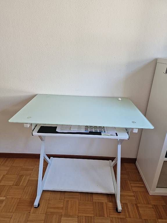 Schreibtische: bureau en verre opaque – Gebraucht aus Vouvry von Cris.cordeiro