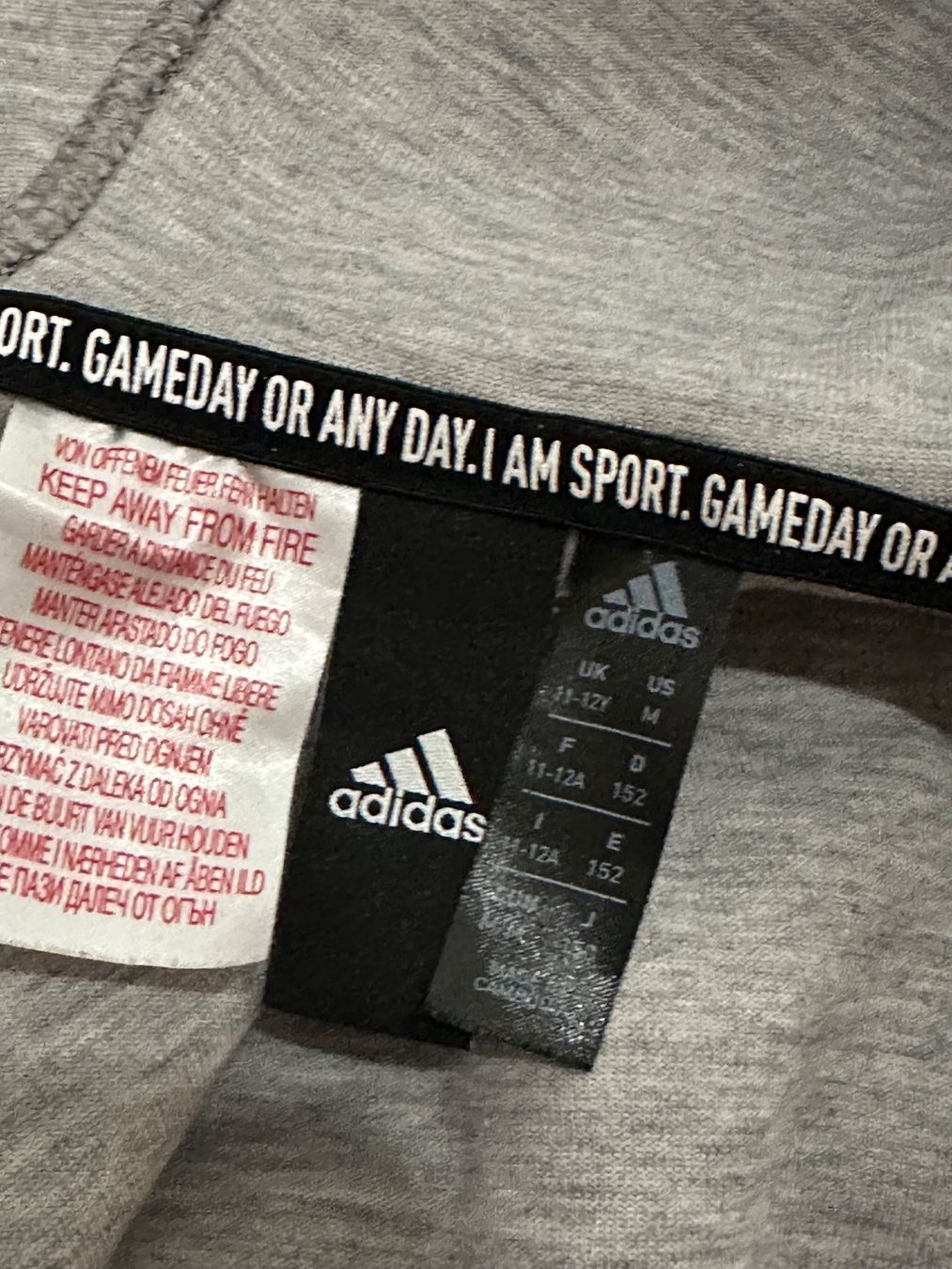 Adidas Pulls et sweat-shirts: Adidas Pullover Gr.152 – D'occasion à Bern par BrandVilla 4