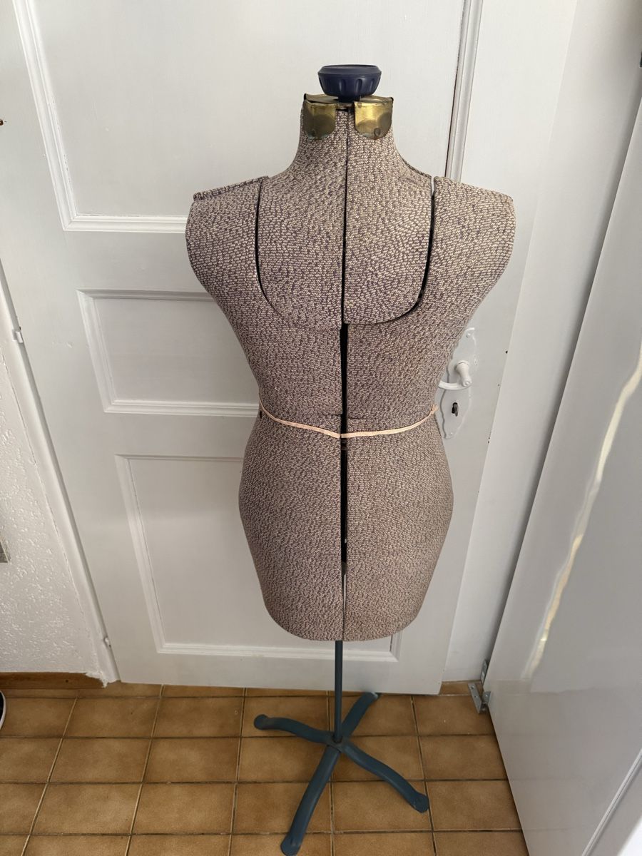 Allestimento di negozi e stand fieristici: Mannequin de couture réglable, buste, bon état – Usato da Tolochenaz venduto da adr_dj58 5