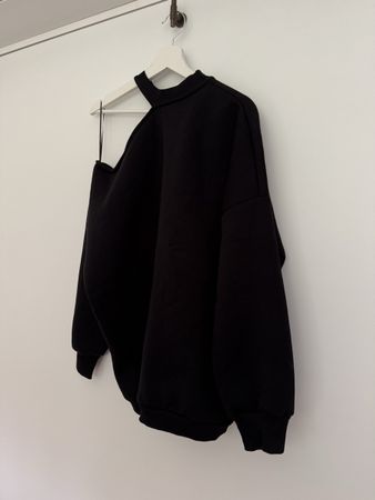 Super Soft Off-Shoulder Fleece Sweater – New ✨