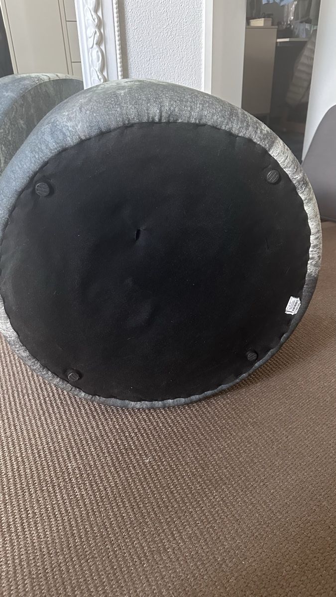 Sofacompany Tabourets: Hocker SOFACOMPANY grau rund gebraucht – D'occasion à Würenlos par avauva 3