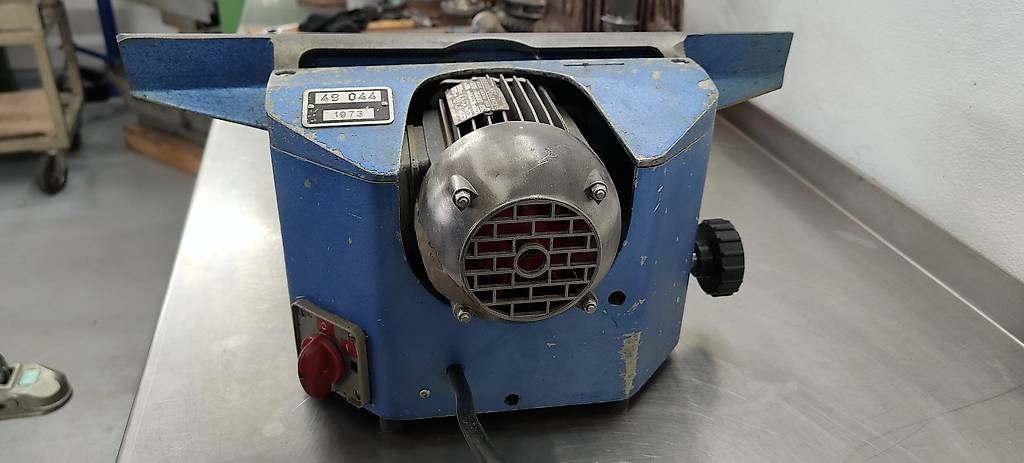Toutes les machines: Ebavureuse à plaquettes – D'occasion à Nax par Defsquad7 2
