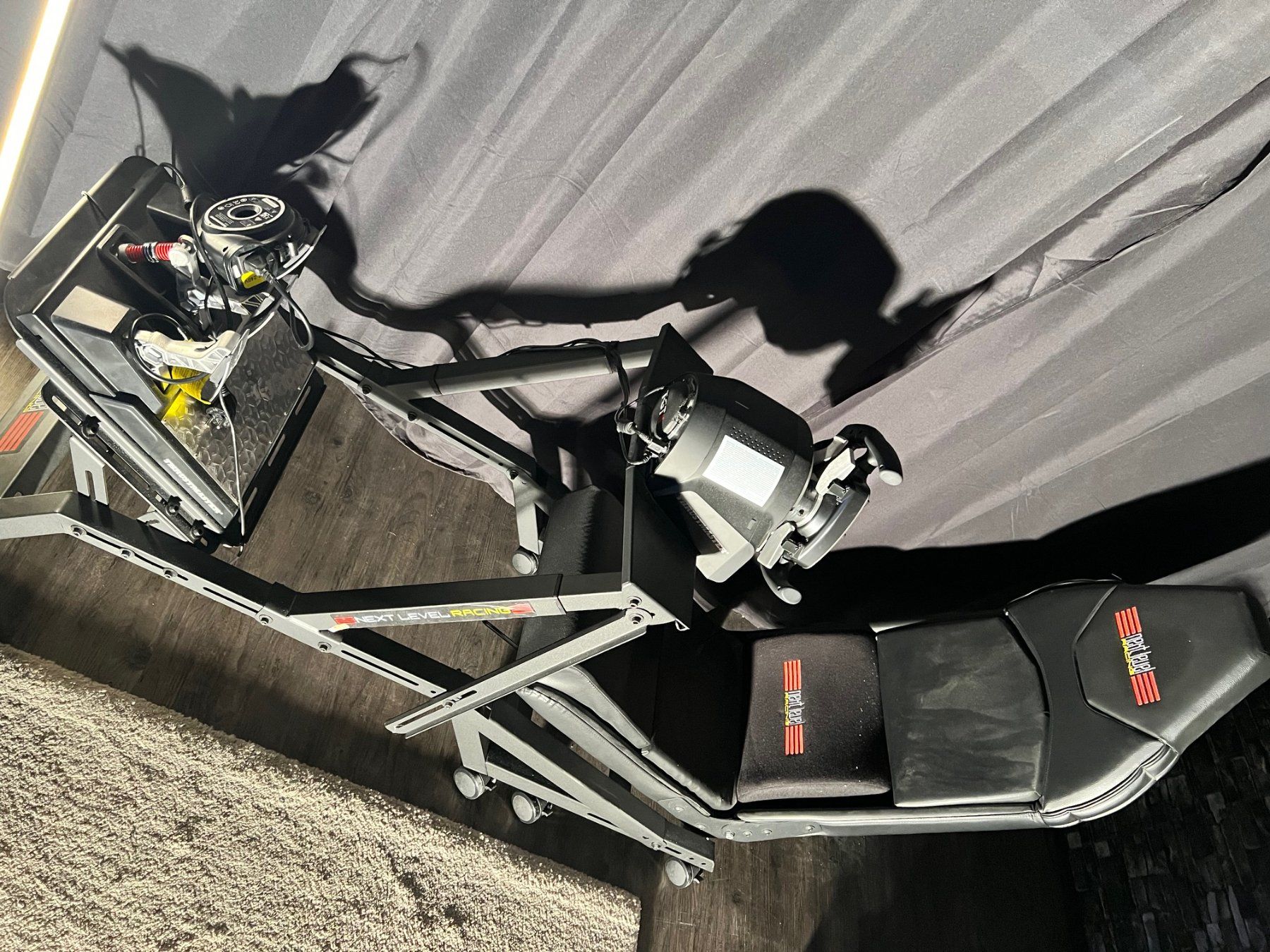 Thrustmaster Controller: Next Level Racing und Thrustmaster kompett Setup – Usato da Rorschacherberg venduto da Darthiceman