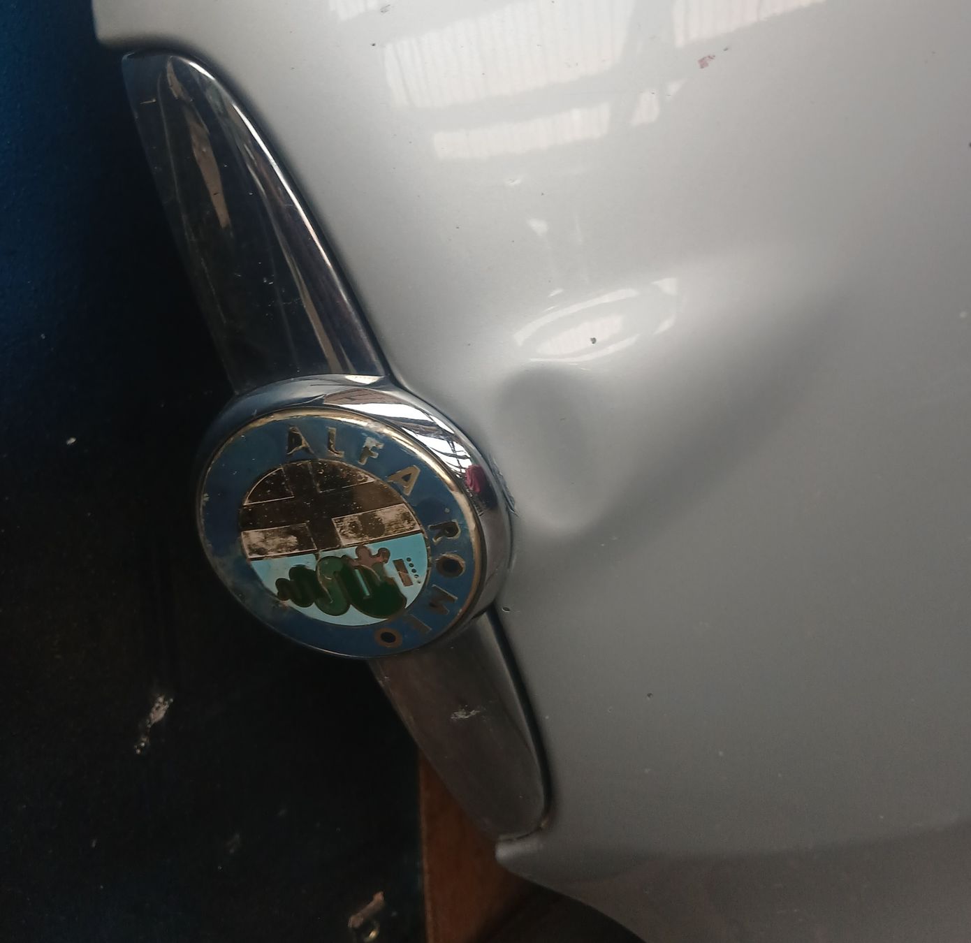 Alfa Romeo Tutti pezzi di ricambio auto: Capot Alfa Romeo 147 – Usato da la heutte venduto da Auto-stock 1