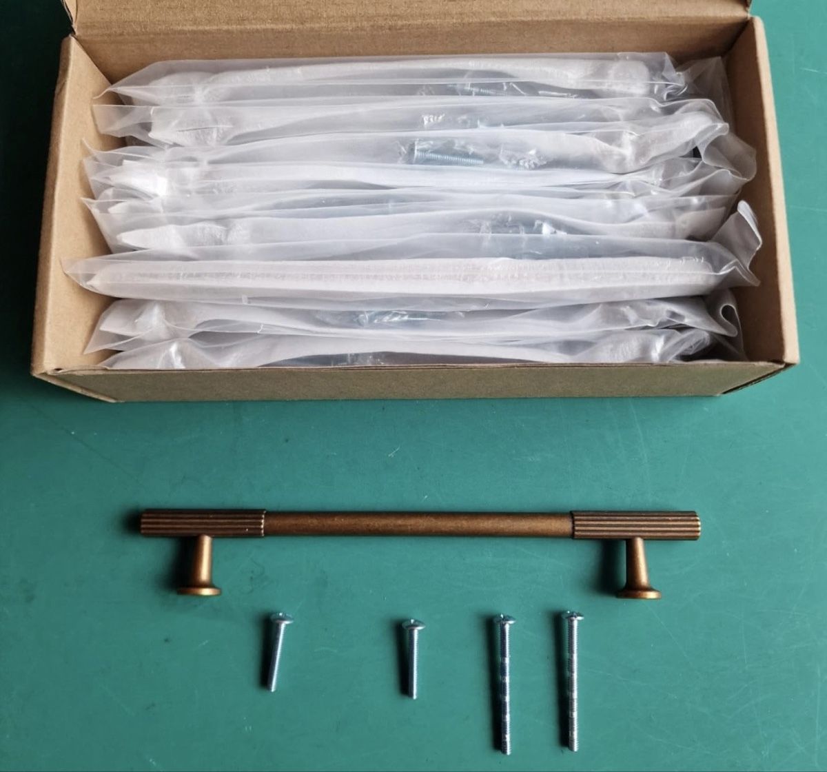 Tutte le decorazioni: 8 Antique Brass Cabinet Pulls 128mm, Kitchen – Nuovo e nell'imballaggio originale da Safenwil venduto da rgs_tg62 1