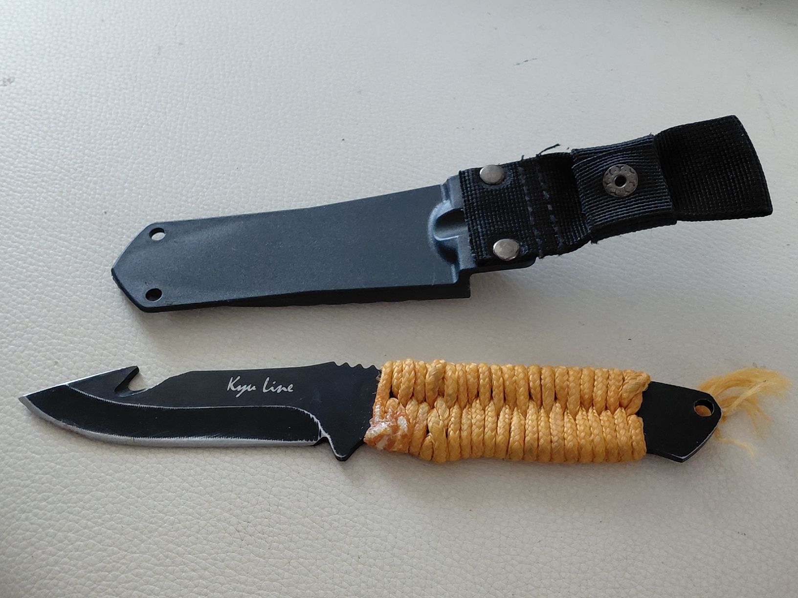 Accessoires: Messer Kyu Line schwarz mit Scheide gebraucht – D'occasion à Belp par mar_76s8 1