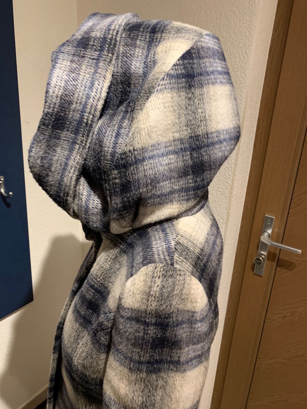 Zara Cappotti: Damen Mantel mit grosse Kapuze. – Usato da Huttwil venduto da Nedja0 6