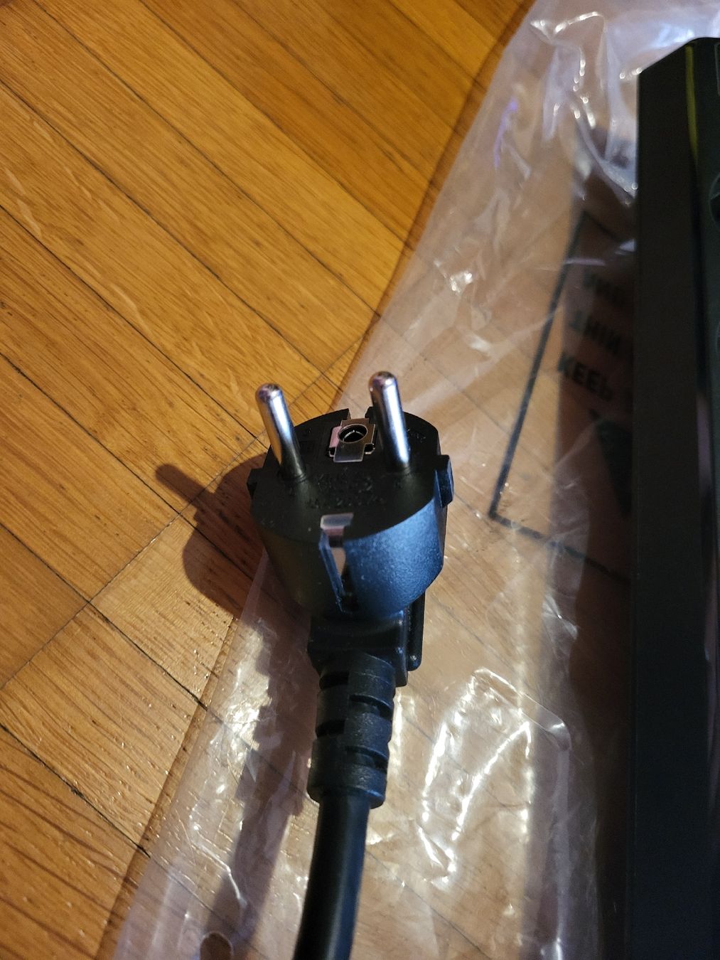 Alimentazione elettrica: Netzleiste 6 Steckdosen 2xUSB mit Schalter NEU – Usato da Riniken venduto da Melanie910 2