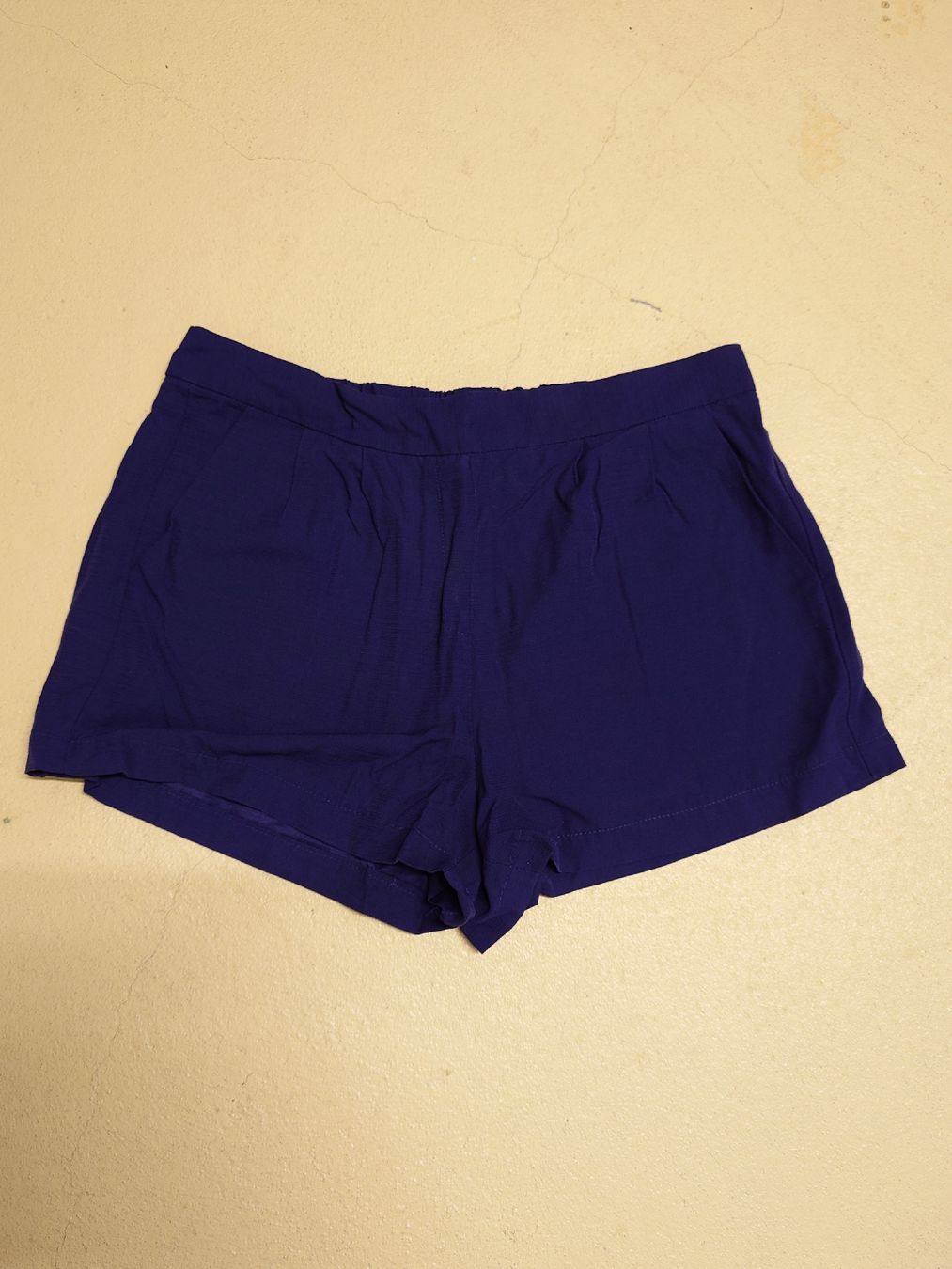 Pantaloni: Navyblaue Sommer-Shorts, Gr. 38 – Usato da Zürich venduto da E.M.