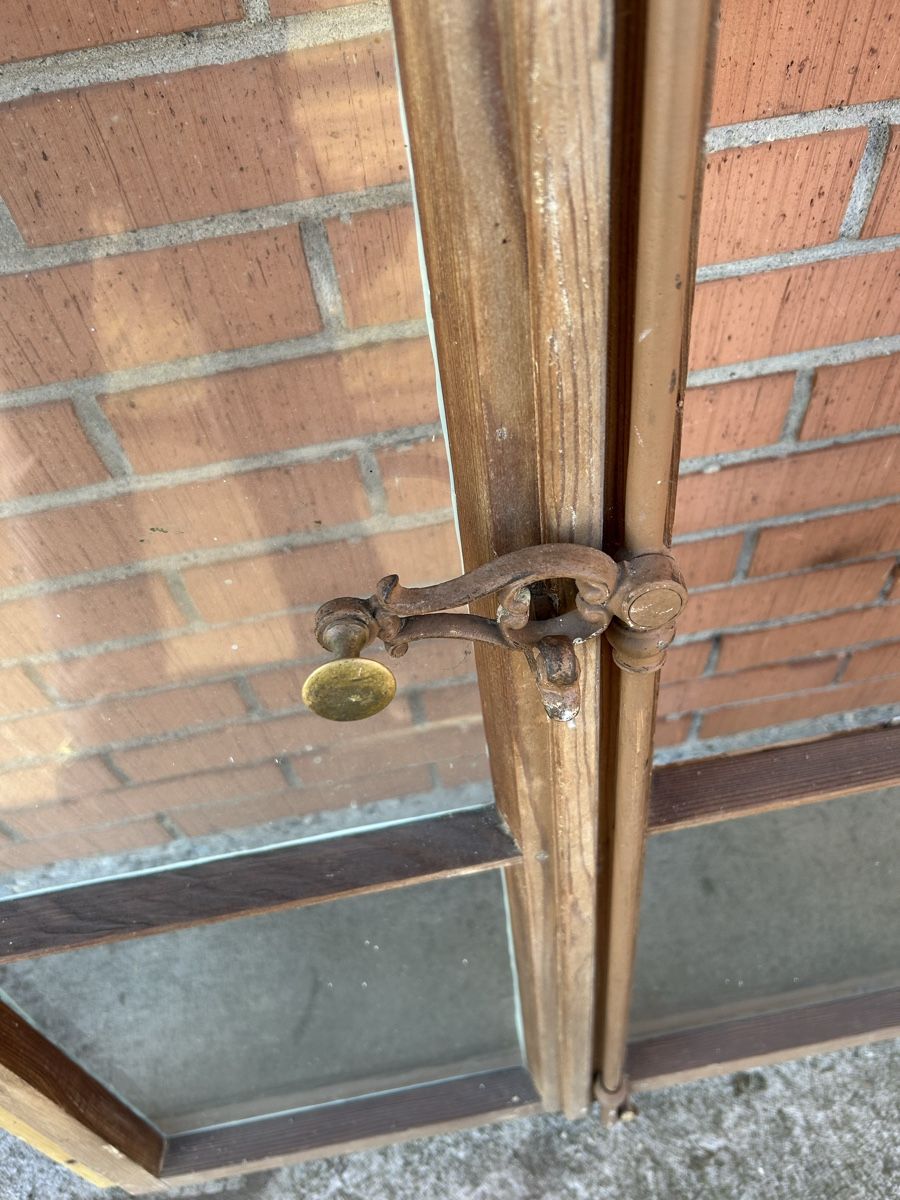 Fenêtres: Ein wunderschönes altes Fenster – D'occasion à Gwatt (Thun) par ate_6ng8 2