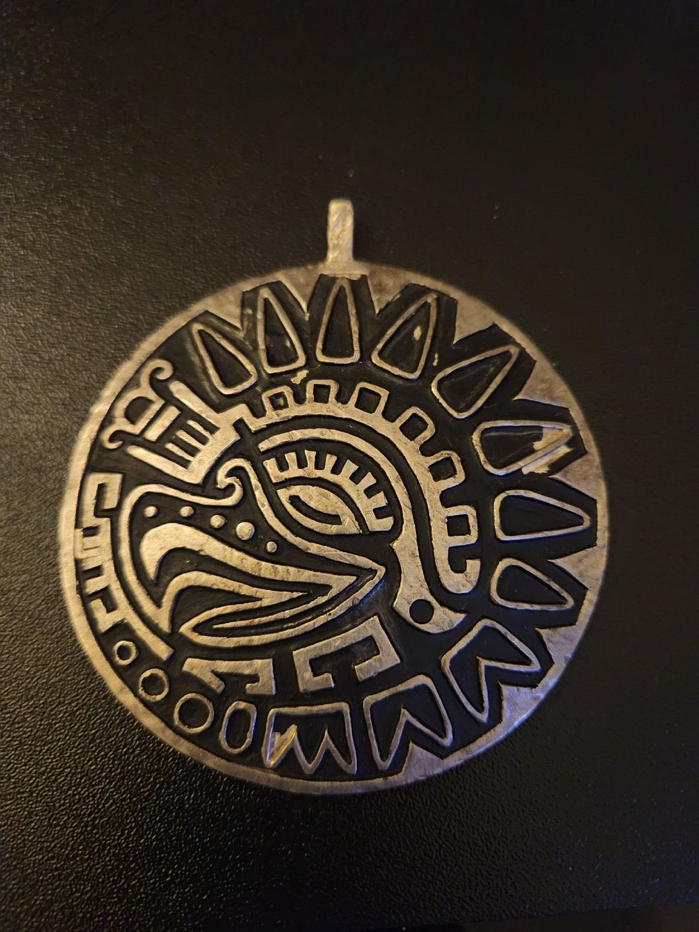Ciondoli: Crown Trifari Aztec eagle large medallion – Usato da St. Gallen venduto da GIULESGG 1