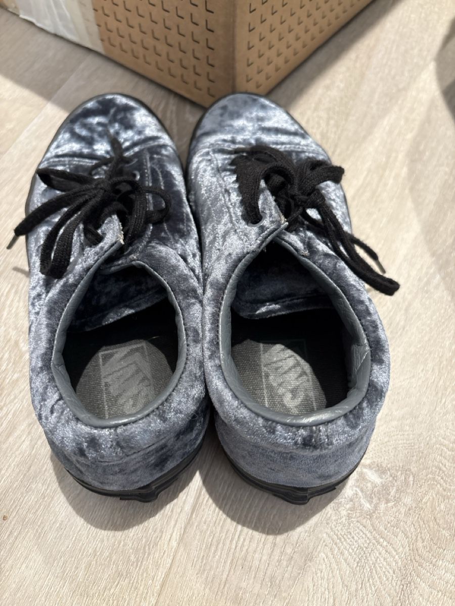 Vans Scarpe da uomo: Vans Old Skool,velours bleu en 40 – Usato da Zürich venduto da col_w79f 1