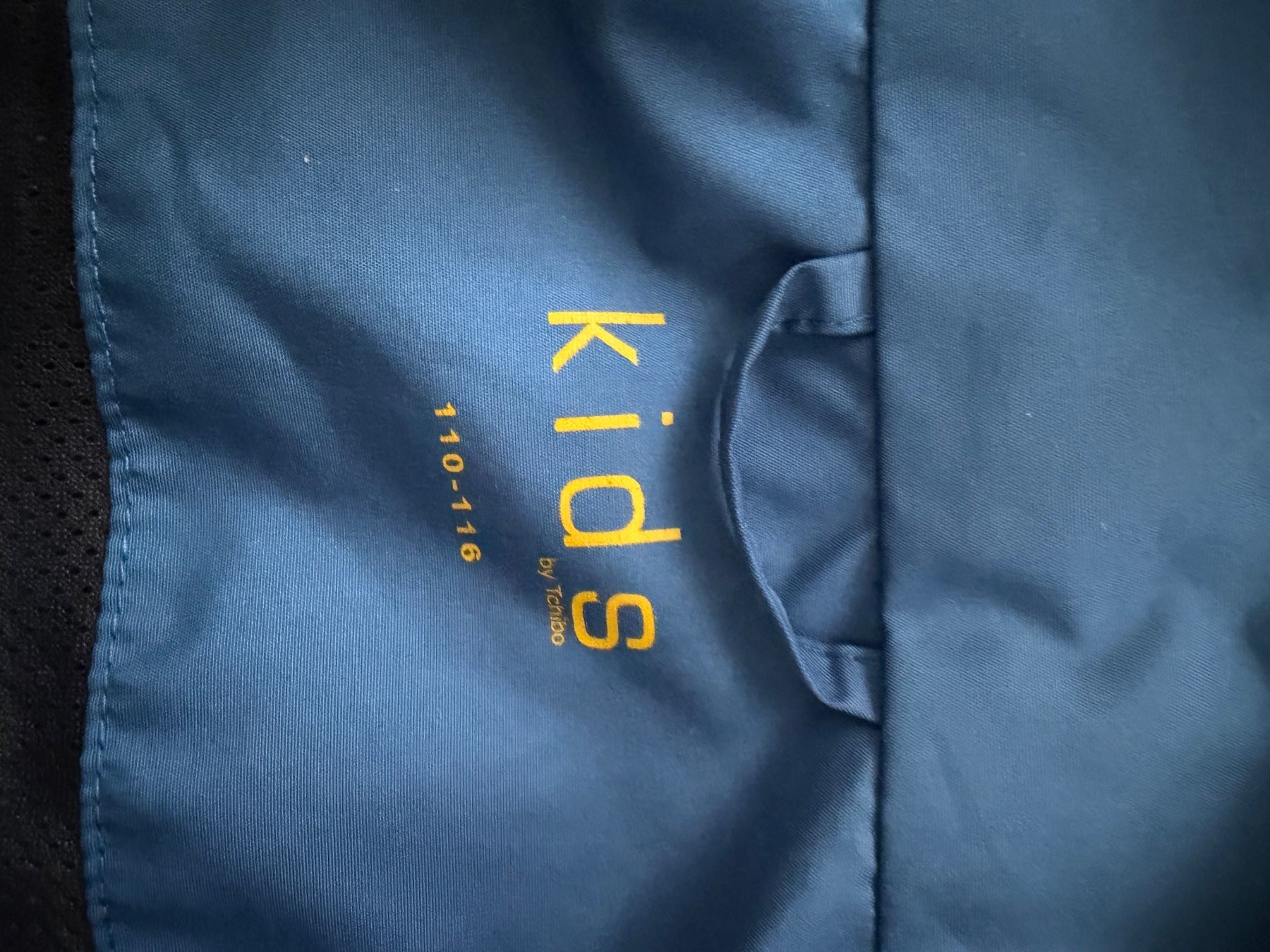 Tchibo Vestes: Regenjacke 110/116 – D'occasion à St. Gallen par Melina020 1