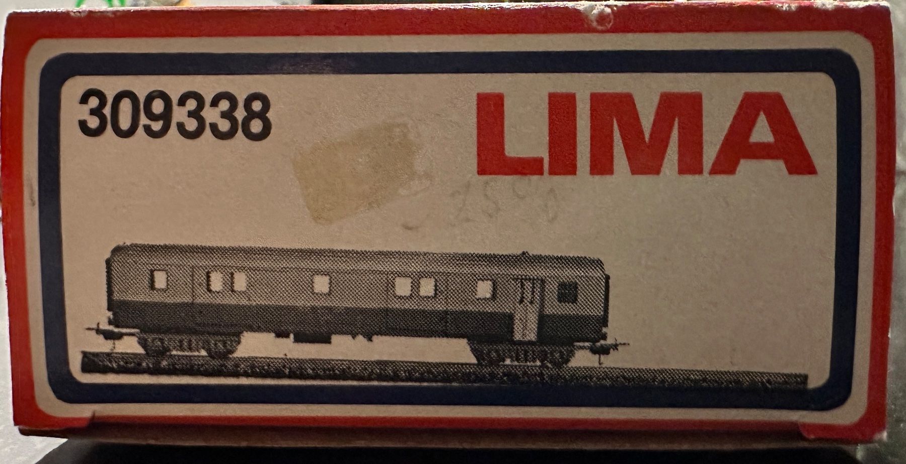 Lima Modellini di ferrovie: Lima 309338 H0 BLS Gepäckwagen – Nuovo e nell'imballaggio originale da Burgdorf venduto da Gedora 2