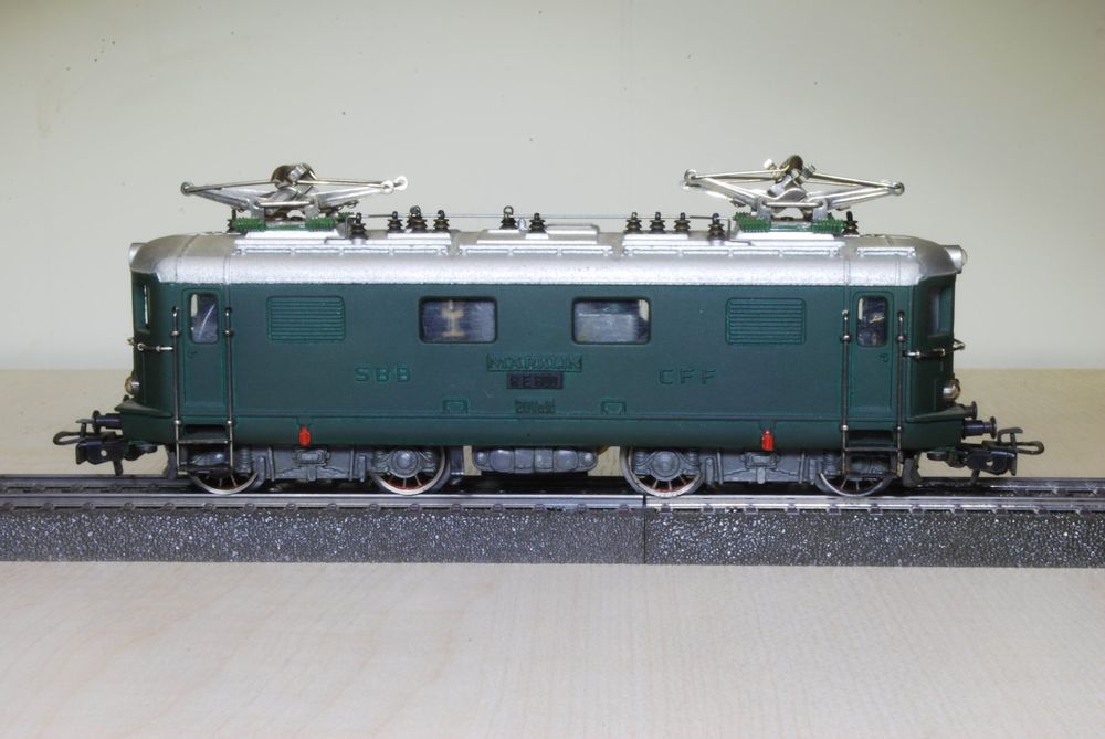 Locomotive électrique Märklin RE800 - SBB Re 4/4 - Époque III (1952) - H0 Analogique