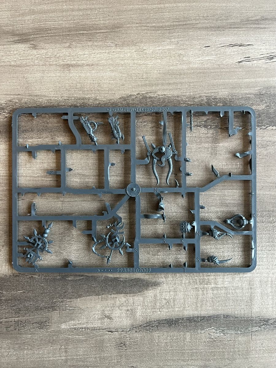 Giochi: Warhammer 40k/Horus Heresy Gussrahmen/Bits Set 11 – Usato da Läufelfingen venduto da stephiesheena 2