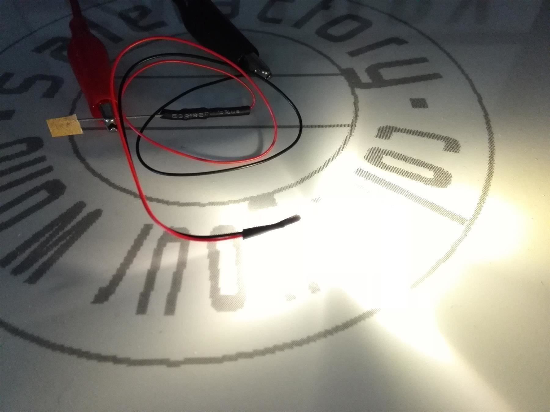 Componenti elettronici: LED 3mm verkabelt, 12V DC, warmweiss – Nuovo (secondo la descrizione) da Luzern venduto da Salefactory