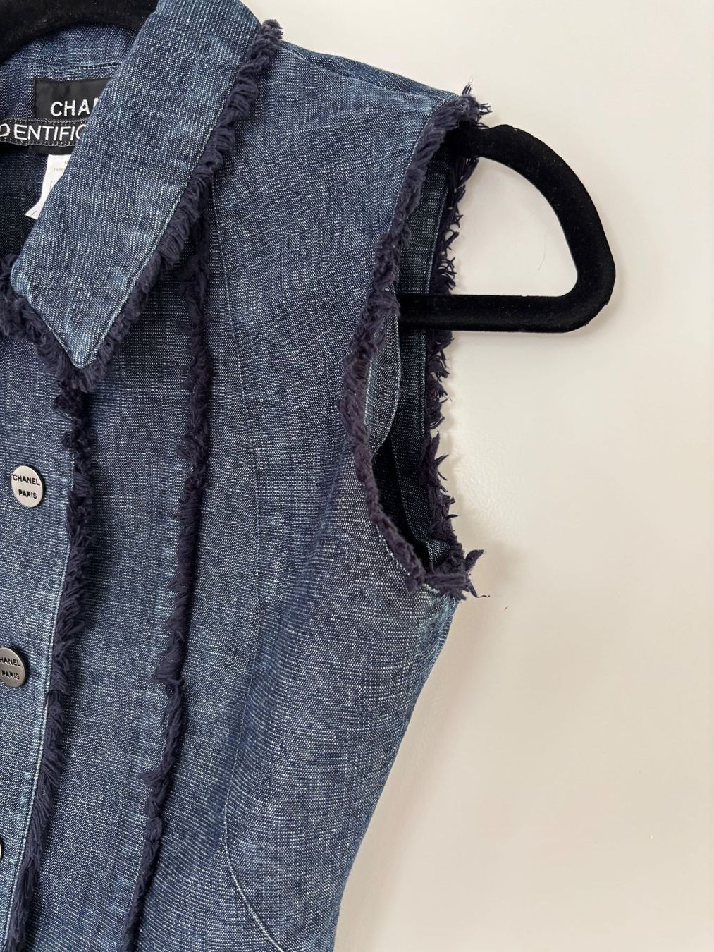 Chanel Top: CHANEL Denim top 34 F – Nuovo (secondo la descrizione) da Herrliberg venduto da mayfi 1