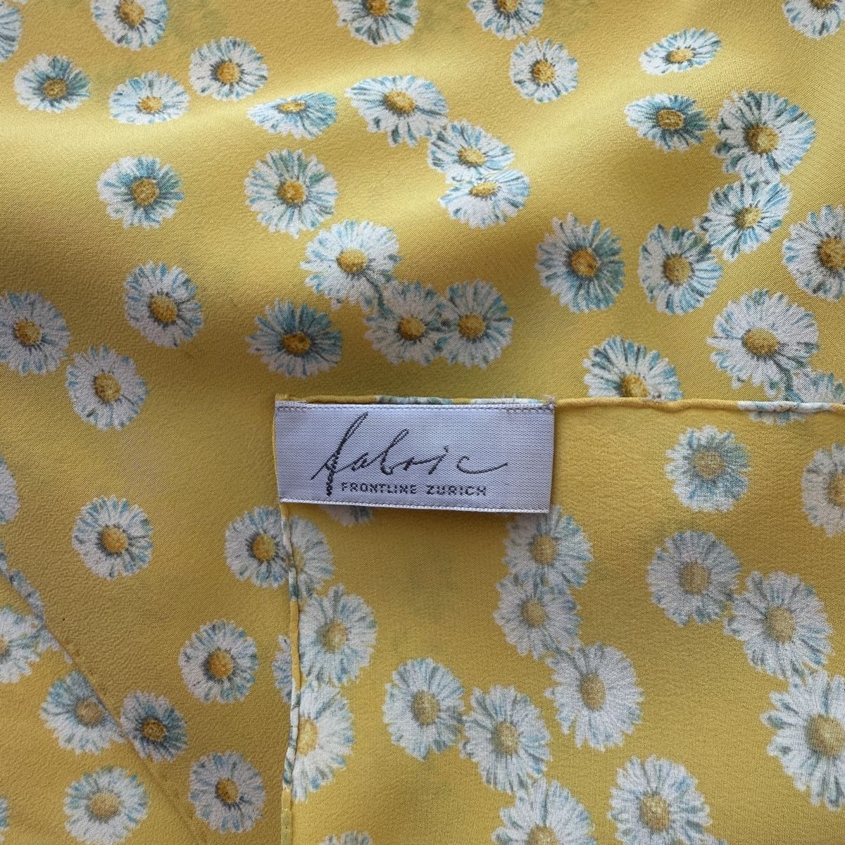 Fabric Frontline Foulard & Sciarpe: FABRIC FRONTLINE Silk Scarf – Usato da Emmen venduto da Nightingale_2022 4