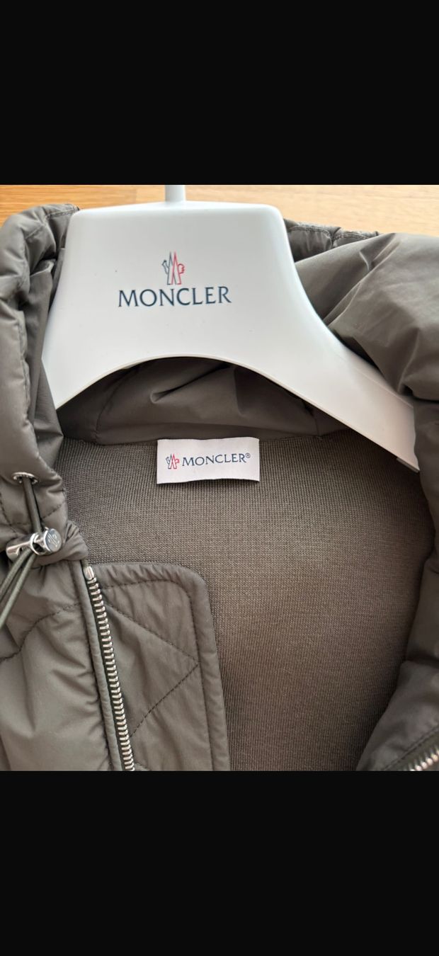 Moncler Giacche: Moncler Daunen/Strickjacke – Usato da Zug venduto da jan_2pnj 6