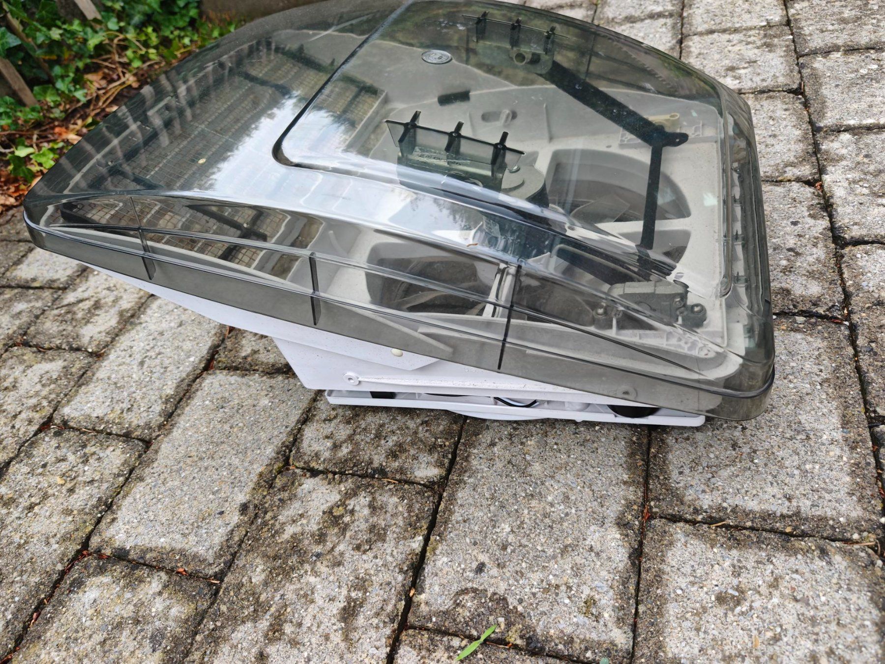 Sonstiges Campingzubehör: Maxfan - Dachventilator für  Wohnmobil oder Wohnwagen – Gebraucht aus Fulenbach von Chwinpat