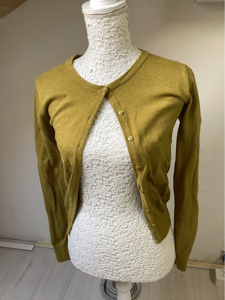 H&M Giacche: H&M Strickjacke Basic XS Senfgelb – Usato da Steckborn venduto da smilla70