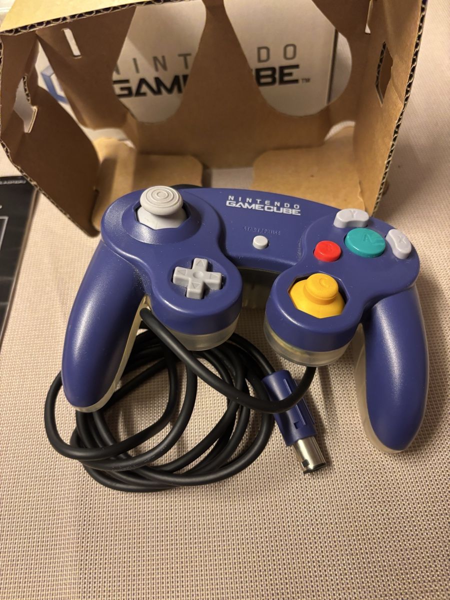 Nintendo Controller: Nintendo Gamecube Controller lila/ clear in OVP – Usato da Brütten venduto da Swerman1984 1