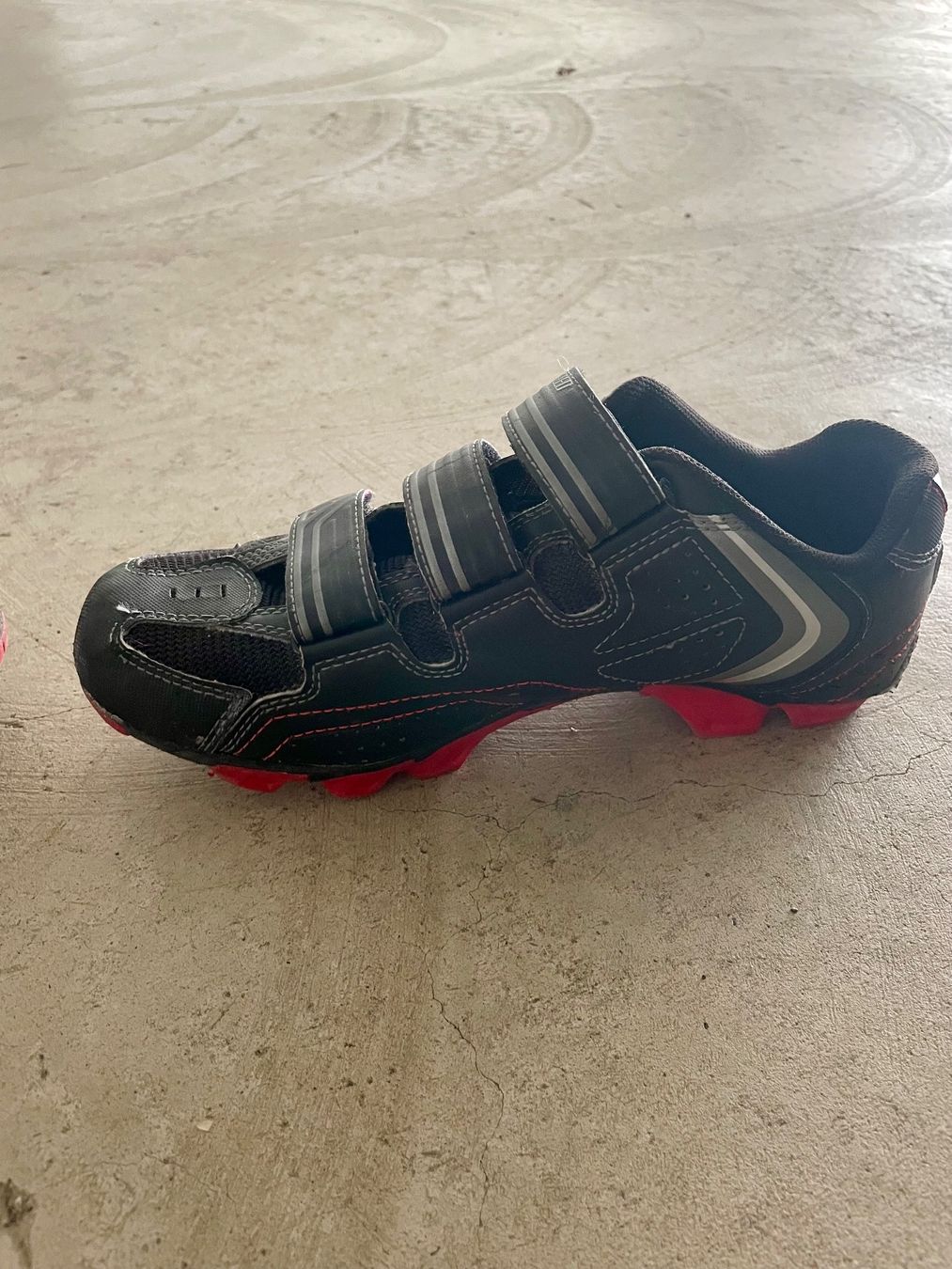 Specialized Herrenschuhe: Specialized Bikeschuh – Gebraucht aus Reichenburg von Gen15 2