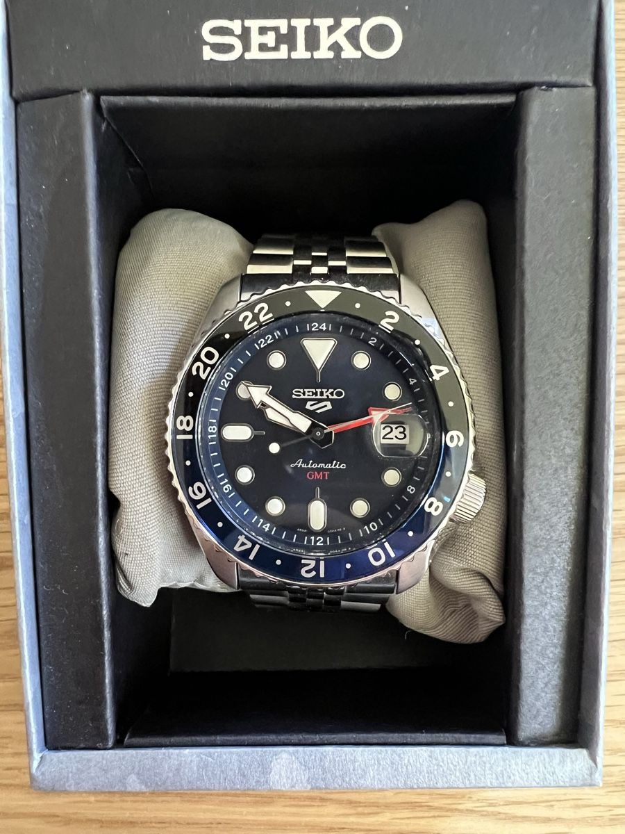Seiko Orologi: Seiko 5 GMT Pepsi .- NEW! – Nuovo (secondo la descrizione) da Zürich venduto da mvique 5