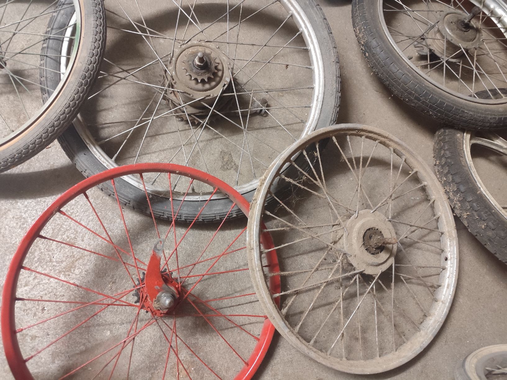Mofa-Ersatzteile: Mofa/Töffli/Velo Räder – Defekt aus Wil SG von yvs_9mxj 5