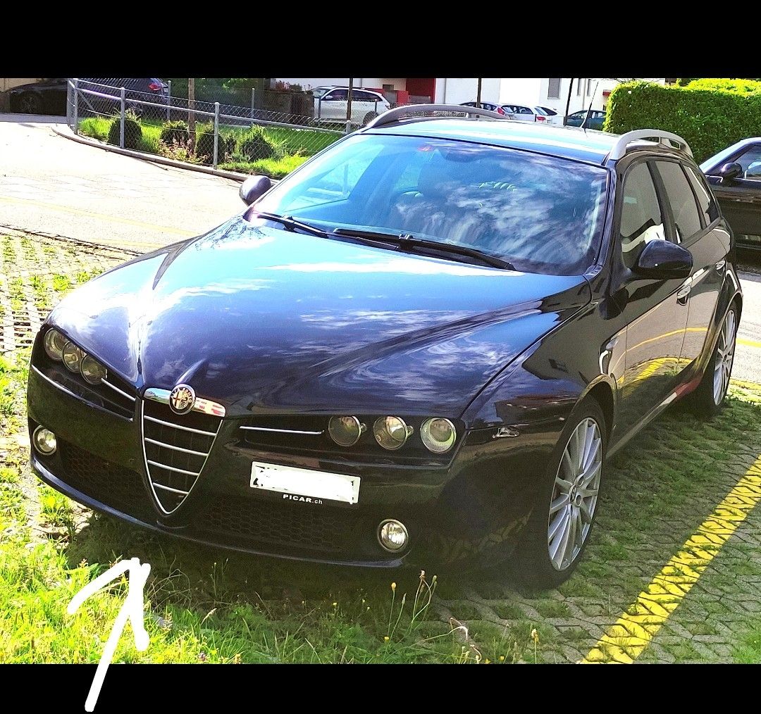 Alfa Romeo Tutti pezzi di ricambio auto: Alfa Romeo 159 Grill – Usato da Affoltern am Albis venduto da Moensch01