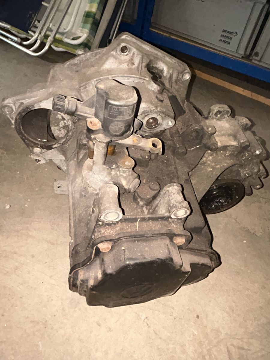 Volkswagen Tutti pezzi di ricambio auto: VW Golf2 Getriebe  – Usato da Gampelen venduto da ste_r6hj 4