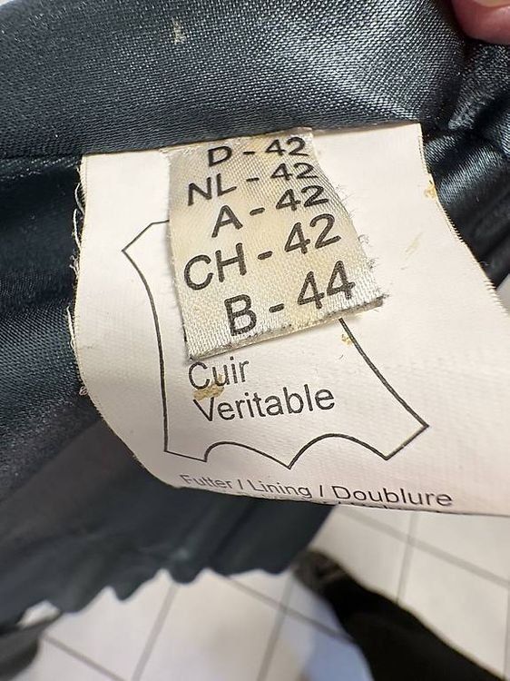 Giacche: Neuwertige Lederjacke grün – Usato da Rüschlikon venduto da FranSca 4